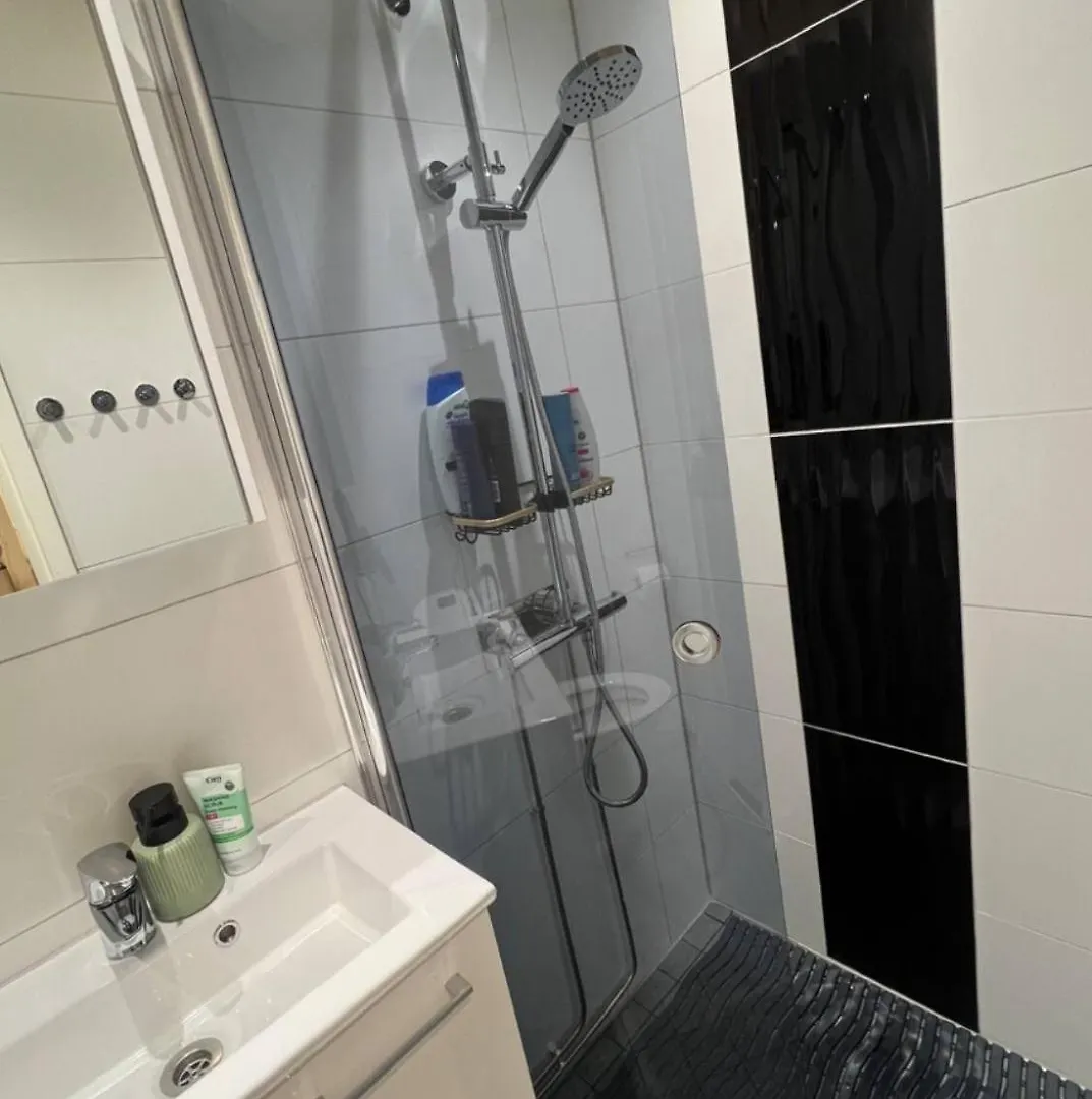 Cozy And Close To Nature, With Free Parking! Vantaa Apartment